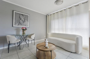 Kyalami Penthouse - Joburg Skyline Views